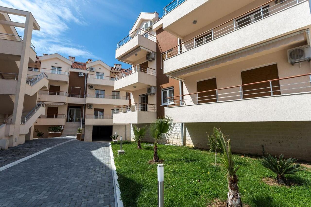Apartments Rivijera Herceg Novi Exterior foto