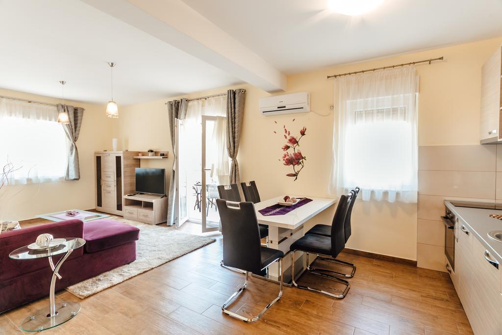 Apartments Rivijera Herceg Novi Exterior foto