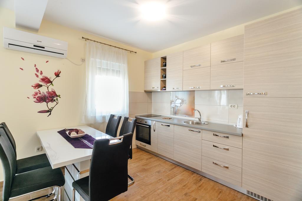Apartments Rivijera Herceg Novi Exterior foto